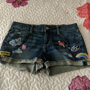 Patch Dark Wash Denim shorts 🦋🌈💓